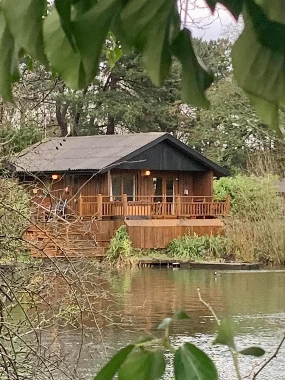 Holly Lodge 12 Hot Tub York Exterior foto